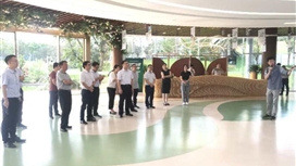 住建部城建司韩煜副司长一行调研锦城公园建设情况