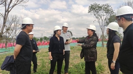绿道建设集团董事长康瑛一行深入锦城公园项目开展“五一”节前安全环保 防疫工作大检查